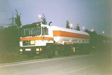 372_01.jpg (18712 Byte)