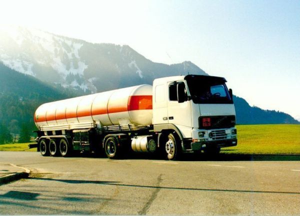 Volvo_02.jpg (78768 Byte)